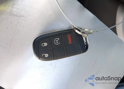 2020 Jeep Compass Latitude 4X4 z USA, uszkodzony, nr VIN 3C4NJDBB5LT165235